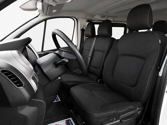Renault Trafic 8 of 22