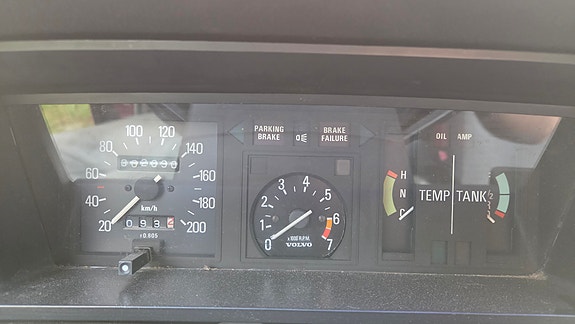 Volvo 244 11 of 12