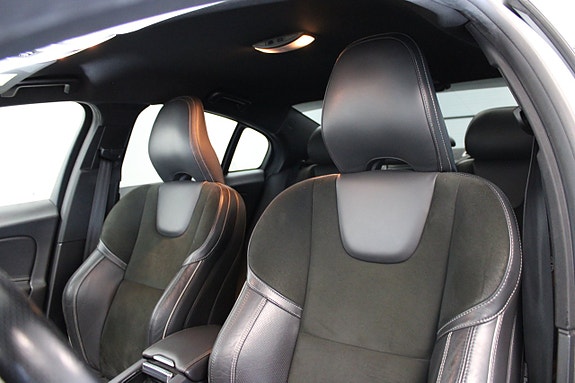 Volvo S60 12 of 15