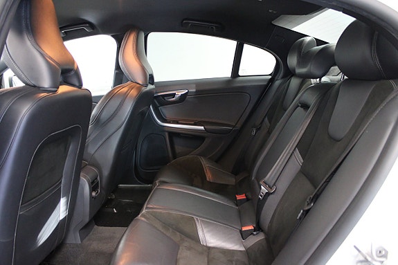 Volvo S60 14 of 15