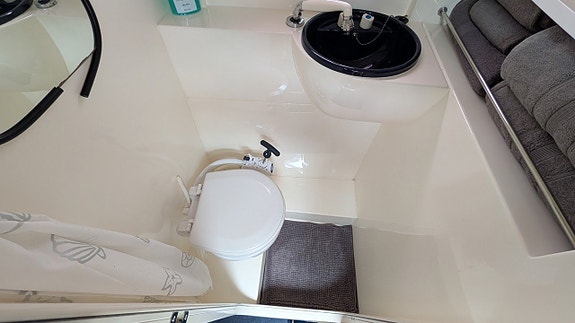 Sealine S23 -2004. Volvo Penta 4,3 GXI. Ankarspel! HÖSTREA! 17 of 30