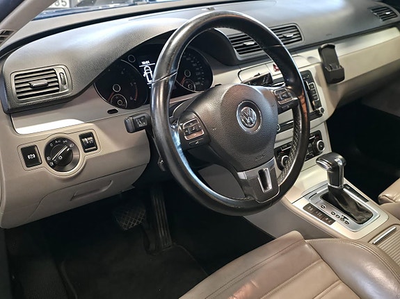 Volkswagen Passat 7 of 9