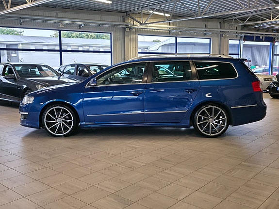 Volkswagen Passat 2 of 9