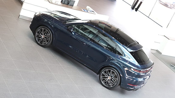 Porsche Cayenne 6 of 11