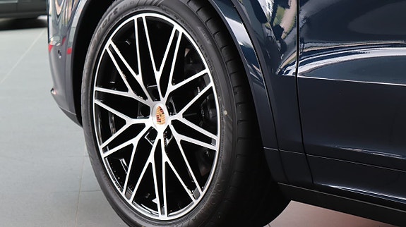 Porsche Cayenne 11 of 11
