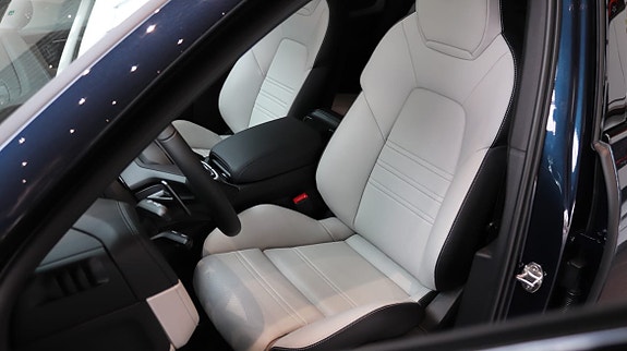 Porsche Cayenne 9 of 11