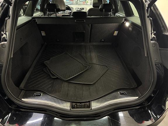 Ford Mondeo 23 of 25