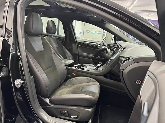 Ford Mondeo 13 of 25