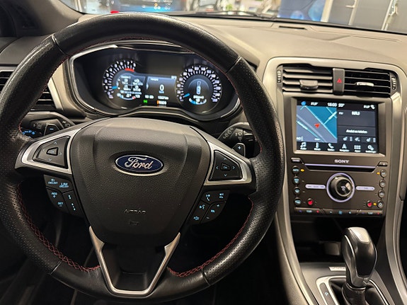 Ford Mondeo 15 of 25