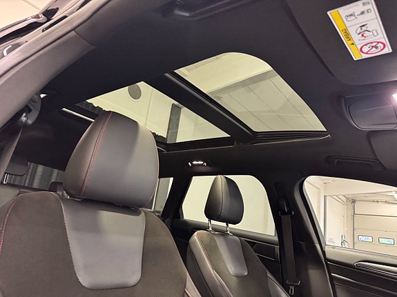 Ford Mondeo 14 of 25