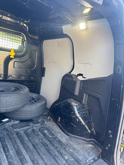 Ford Transit Courier 11 of 11