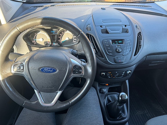 Ford Transit Courier 6 of 11