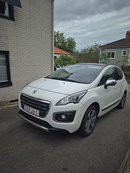 Peugeot 3008 2 of 7
