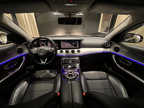 Mercedes-Benz E220 10 of 21
