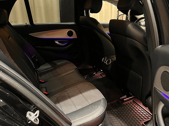 Mercedes-Benz E220 14 of 21