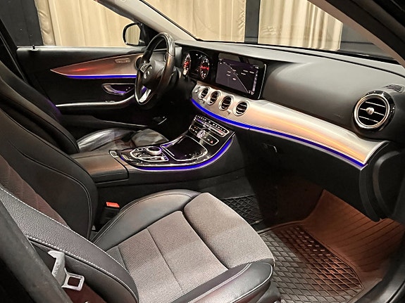 Mercedes-Benz E220 12 of 21