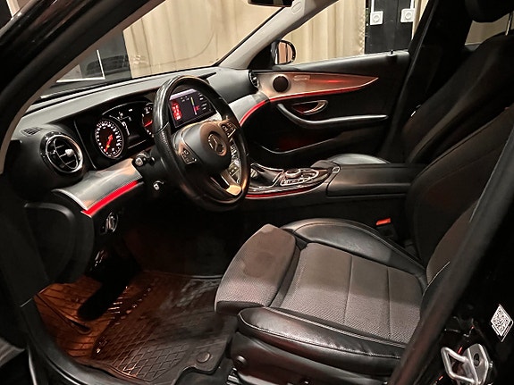 Mercedes-Benz E220 11 of 21