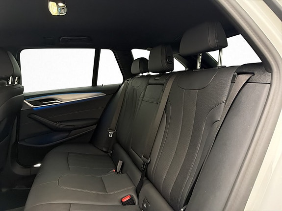 BMW 530e 28 of 30
