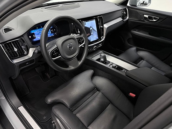 Volvo V60 Cross Country 9 of 15