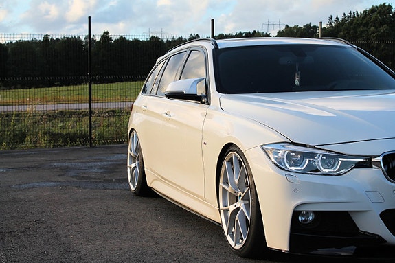 BMW 330d 2 of 30