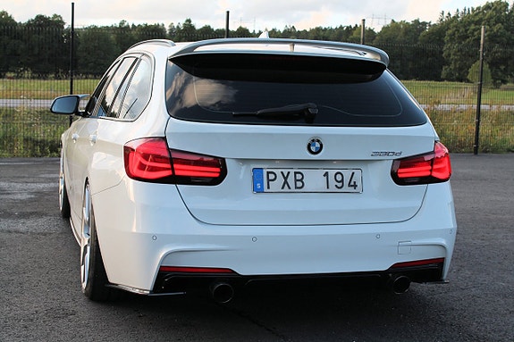 BMW 330d 16 of 30