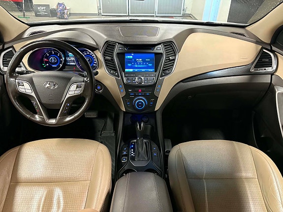 Hyundai Santa Fe 13 of 16