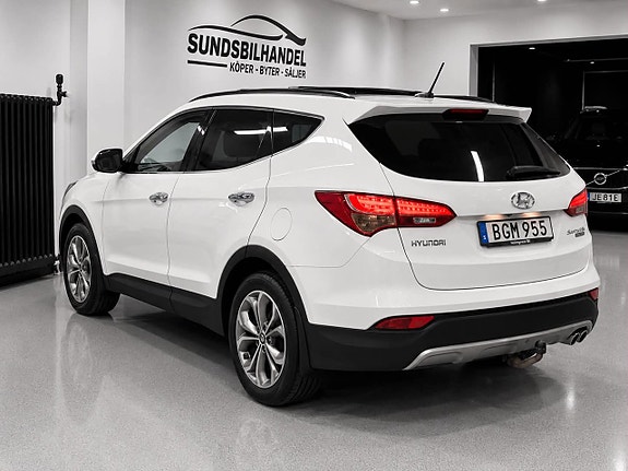 Hyundai Santa Fe 3 of 16