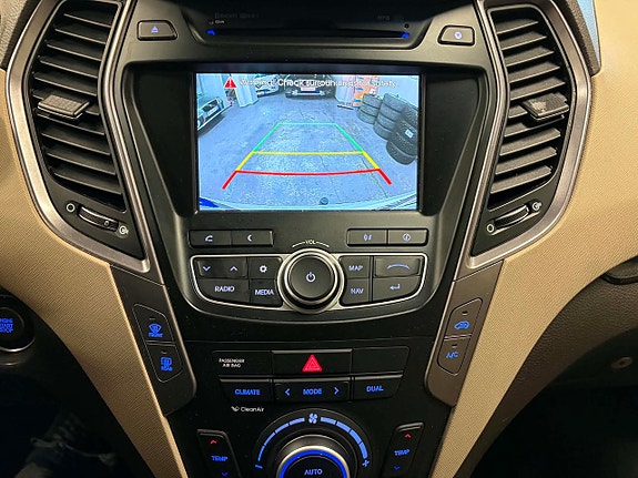 Hyundai Santa Fe 9 of 16