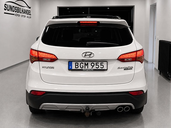 Hyundai Santa Fe 4 of 16