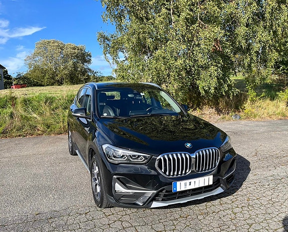 BMW X1 3 of 5
