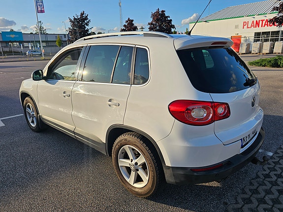 Volkswagen Tiguan 4 of 17