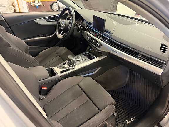 Audi A4 9 of 13