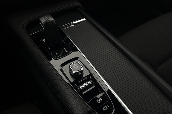Volvo V90 Cross Country 24 of 28