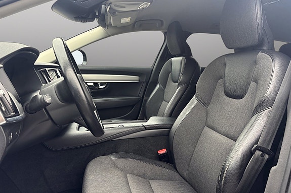 Volvo V90 Cross Country 10 of 28
