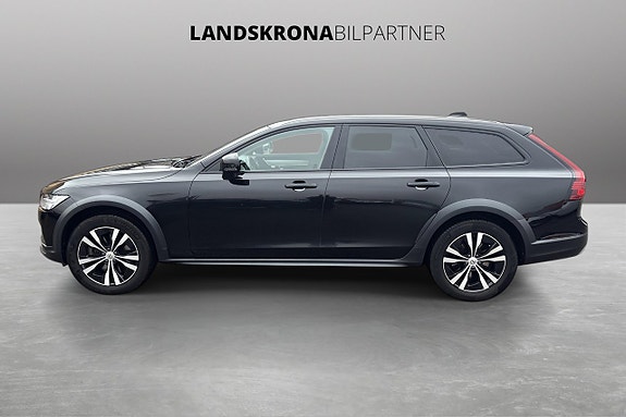 Volvo V90 Cross Country 8 of 28