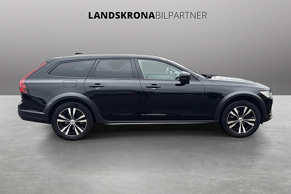 Volvo V90 Cross Country 4 of 28