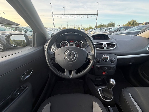 Renault Clio 16 of 20