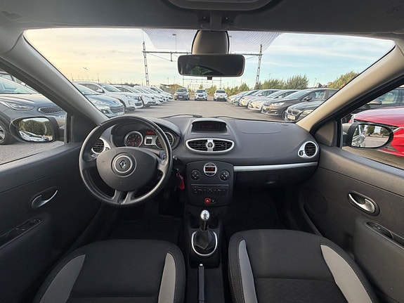 Renault Clio 14 of 20