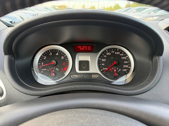 Renault Clio 19 of 20