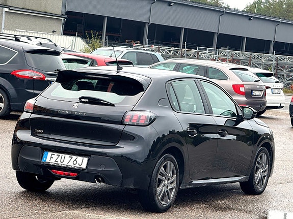 Peugeot 208 10 of 11