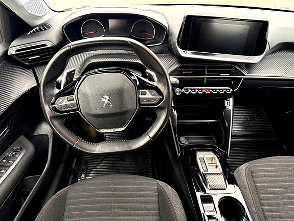 Peugeot 208 2 of 11