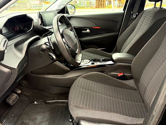 Peugeot 208 4 of 11