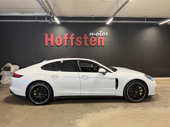 Porsche Panamera 4S 2 of 20
