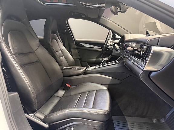 Porsche Panamera 4S 10 of 20