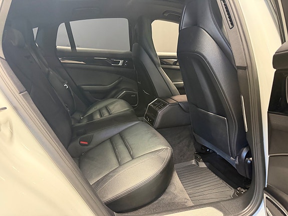 Porsche Panamera 4S 11 of 20