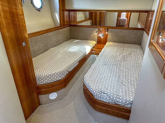Windy 44 Chinook | Volvo Penta D6 | 2010 11 of 12
