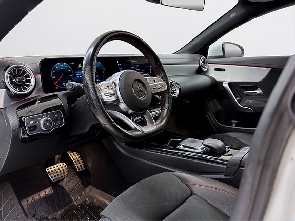 Mercedes-Benz CLA250 e 15 of 18