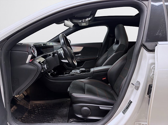 Mercedes-Benz CLA250 e 14 of 18