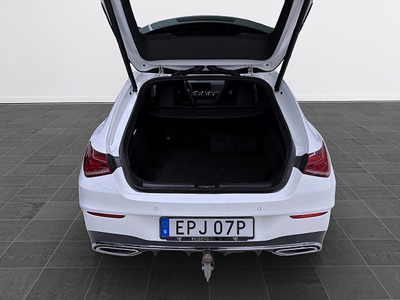 Mercedes-Benz CLA250 e 8 of 18