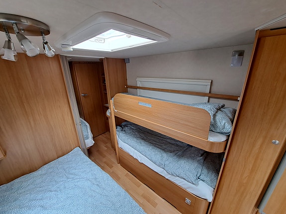 Adria 743 UT 18 of 30